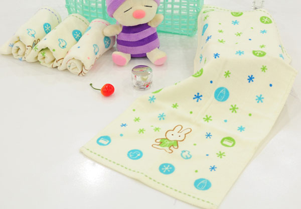 ���(y��ng)С���Ӄ�ͯë��