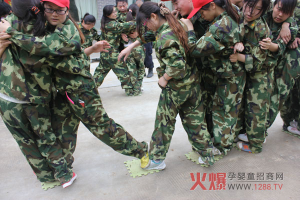 ���l(f��)���X(ju��)������ֱǰ