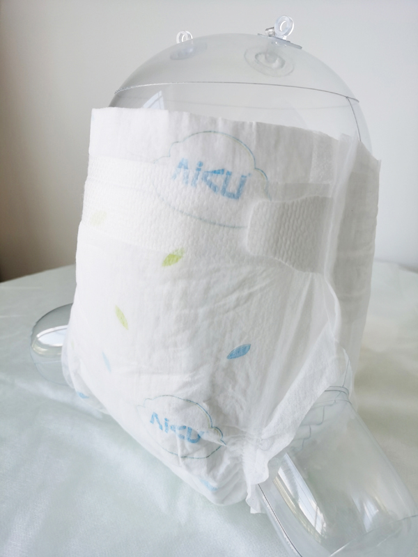 至愛(ài)寶貝嬰兒紙尿褲實(shí)物圖4.jpg