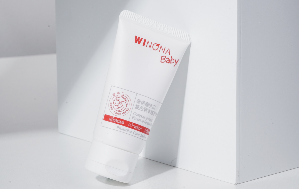 薇諾娜寶貝復(fù)合紫草修護膏.jpg 薇諾娜寶貝復(fù)合紫草修護膏.jpg