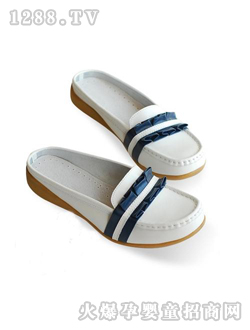 ���`��ɫ�ЋD��Ь