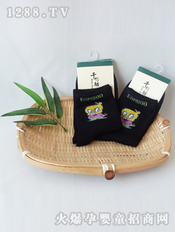 ǧ�񷻺�ɫ��ͯ�m