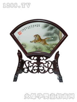 С���A�M�@��ɫ̥ë�C