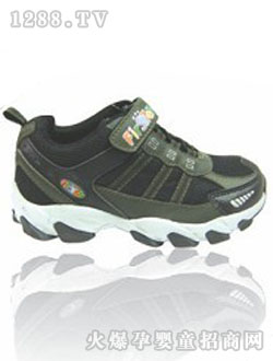 ��һ����ɫ�\��Ь