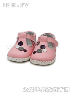 С�{���ɫ�냺Ь