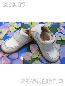 �Ϙ���ͯЬУ�@��(j��ng)���ɫ