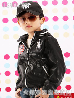 開(kāi)心寶貝黑色外套