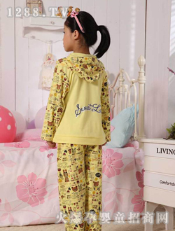 ��¶���SɫŮͯ˯��