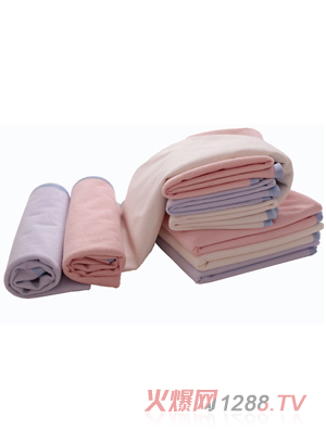 ƨƨ���냺��|��ɫ