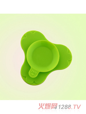 ؐ�σ�ͯ����z���P(p��n)��ˤ���C���߾Gɫ